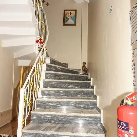 홈스테이 Sari Pansiyon *